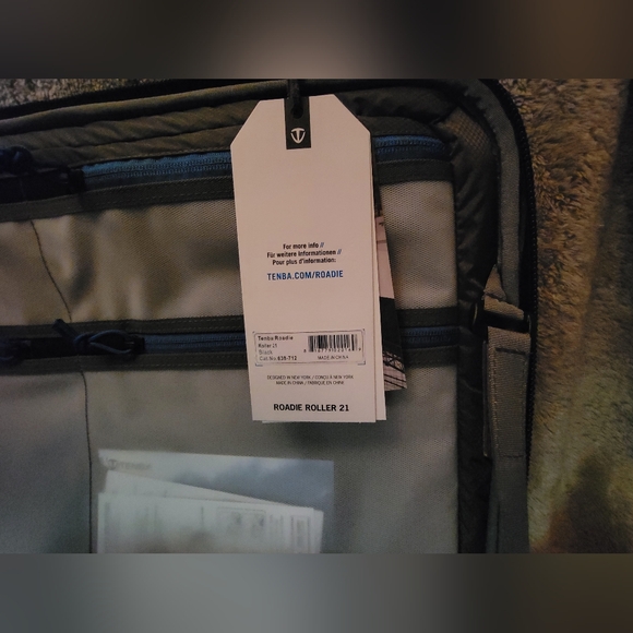 Tenba ROADIE ROLLER 21 in Black MSRP $390 - Picture 5 of 11